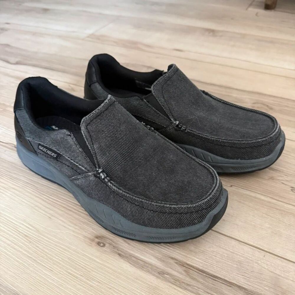 Sketchers canvas loafers Size 7.5